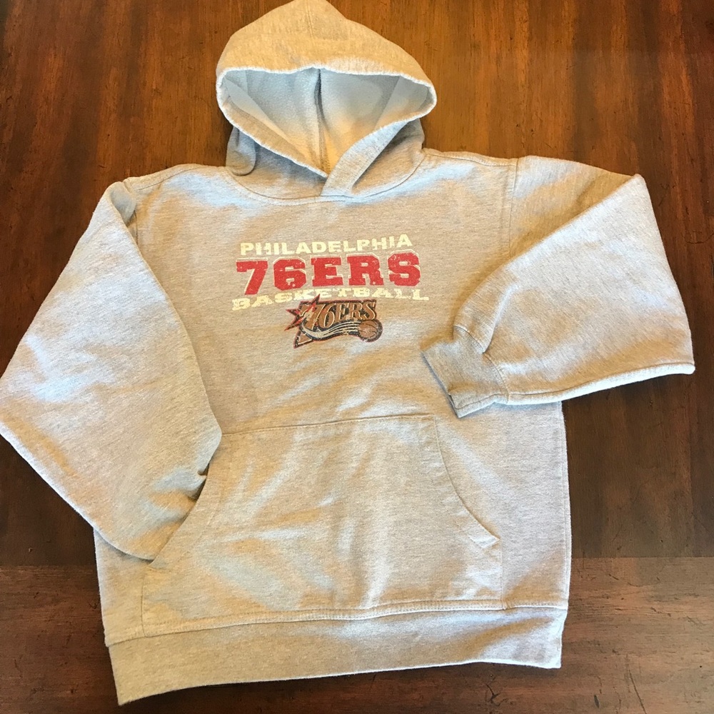 Philadelphia 76ers hooded grey sweatshirt sz 8